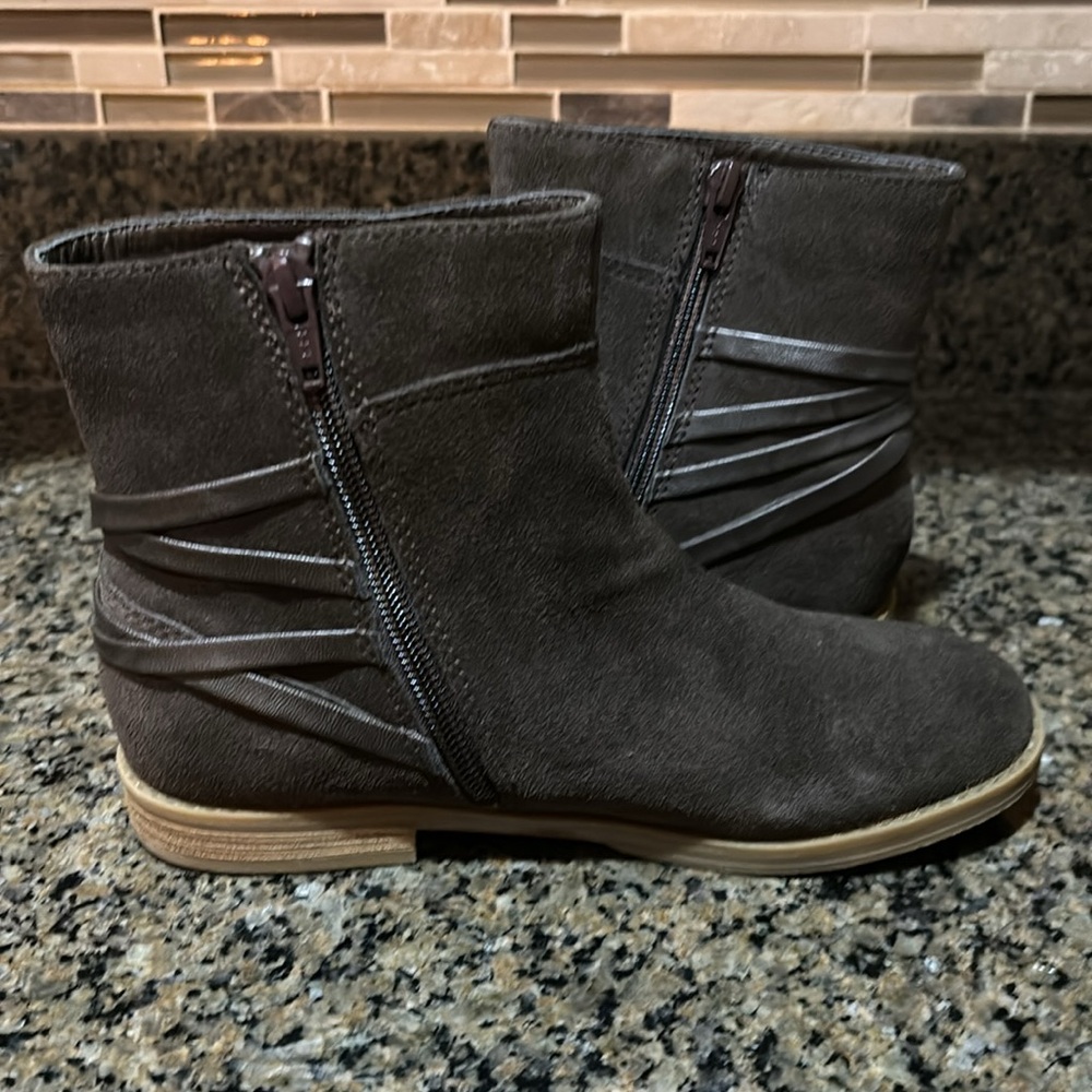 Stride Rite chocolate brown booties - Picture 6 of 8